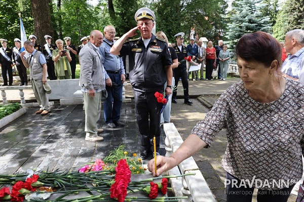 Траурный митинг прошел в годовщину гибели подводной лодки «Курск»