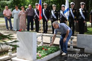 Александр Воложанин