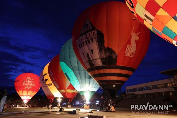 Опубликованы фото ночного свечения воздушных шаров в Нижнем Новгороде