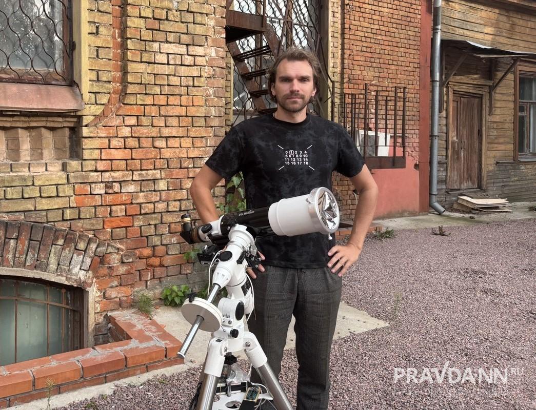 Для наблюдений за планетами понадобится телескоп, однако для начала можно ограничиться простыми учебниками по астрономии