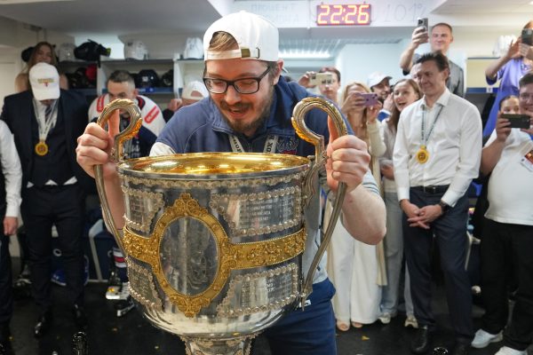 «Торпедо» обновляет логотип, «Чайка» изучает календарь: новости хоккейного предсезонья