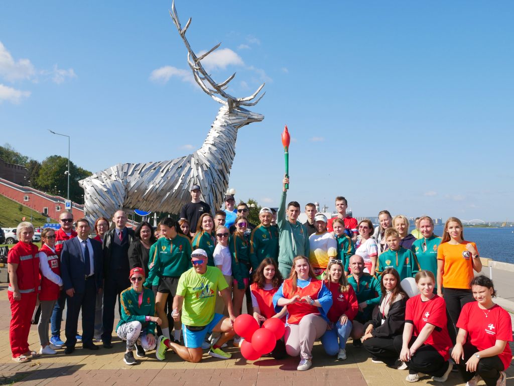 Более 250 нижегородцев приняло участие в эстафете факела «Огонь жизни»