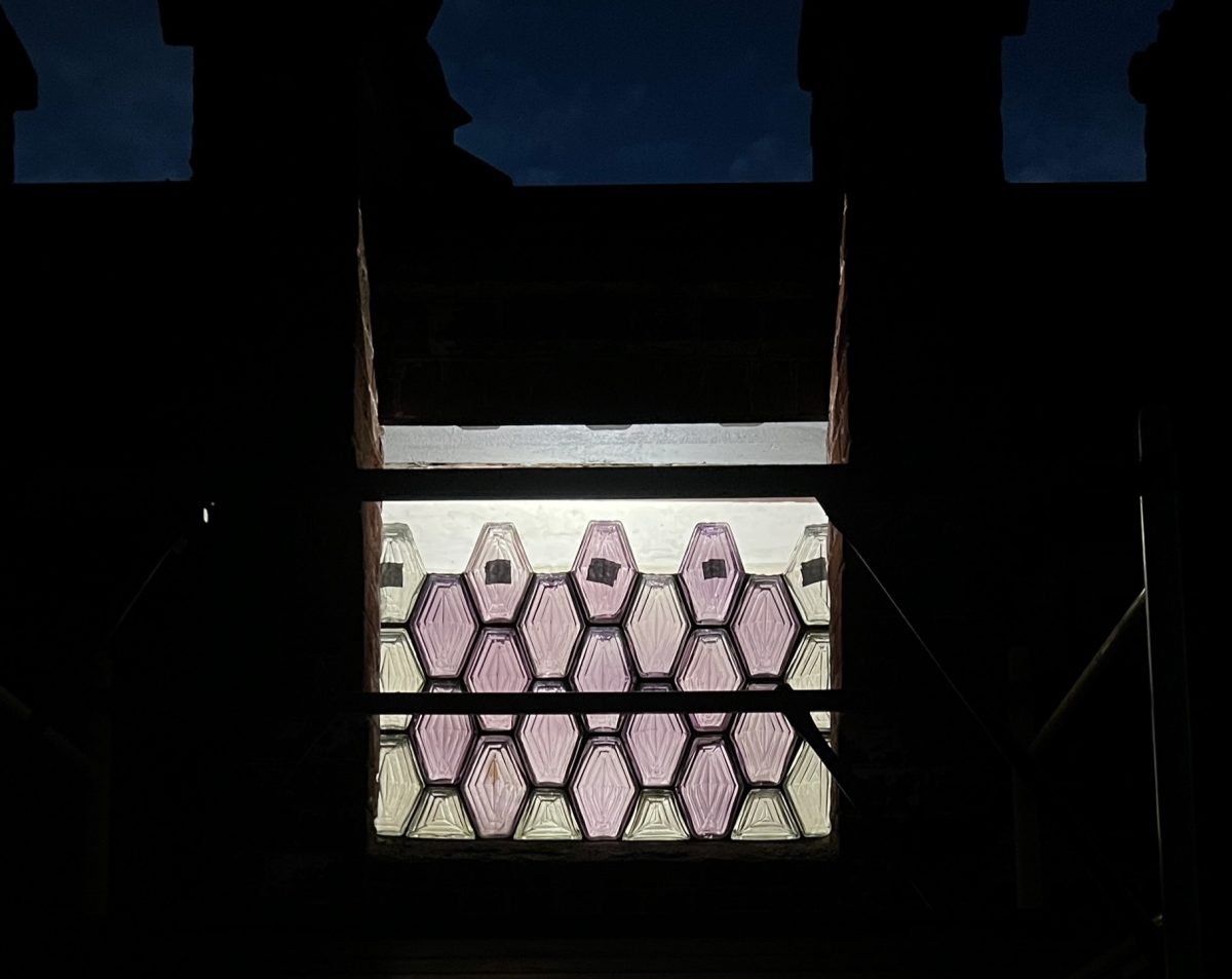 Второе окно из стеклянных кирпичей Фальконье воссоздали в Нижнем Новгороде