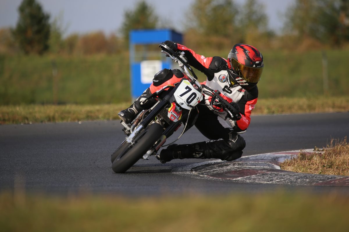 Трое нижегородцев завоевали золото в финале чемпионата по мотогонкам Supermoto