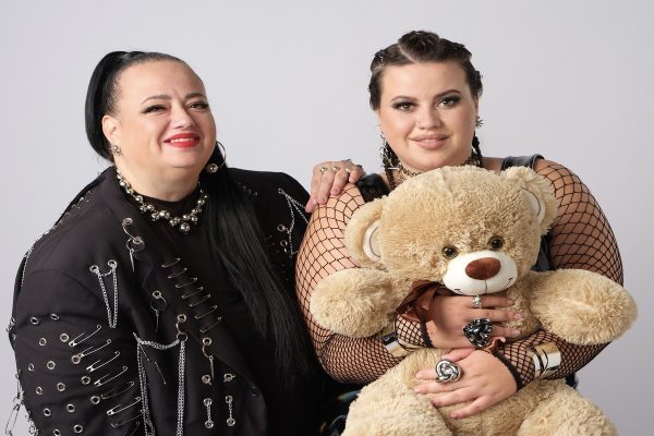 Мама и дочка из Выксы с общим весом более 260 кг стали участницами шоу