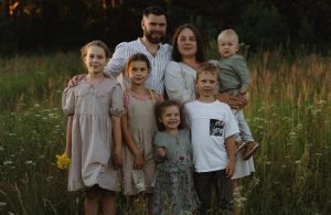 «Мы всегда вместе»: многодетная семья из Арзамаса победила во всероссийском конкурсе «Семья года –&nbsp;2025»