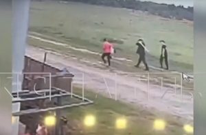 «Как тебе, хорошо? Кровью захлёбываешься»: школьники жестоко поиздевались над пенсионеркой