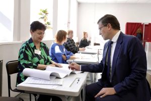 Глеб Никитин проголосовал на избирательном участке и призвал нижегородцев принять участие в выборах