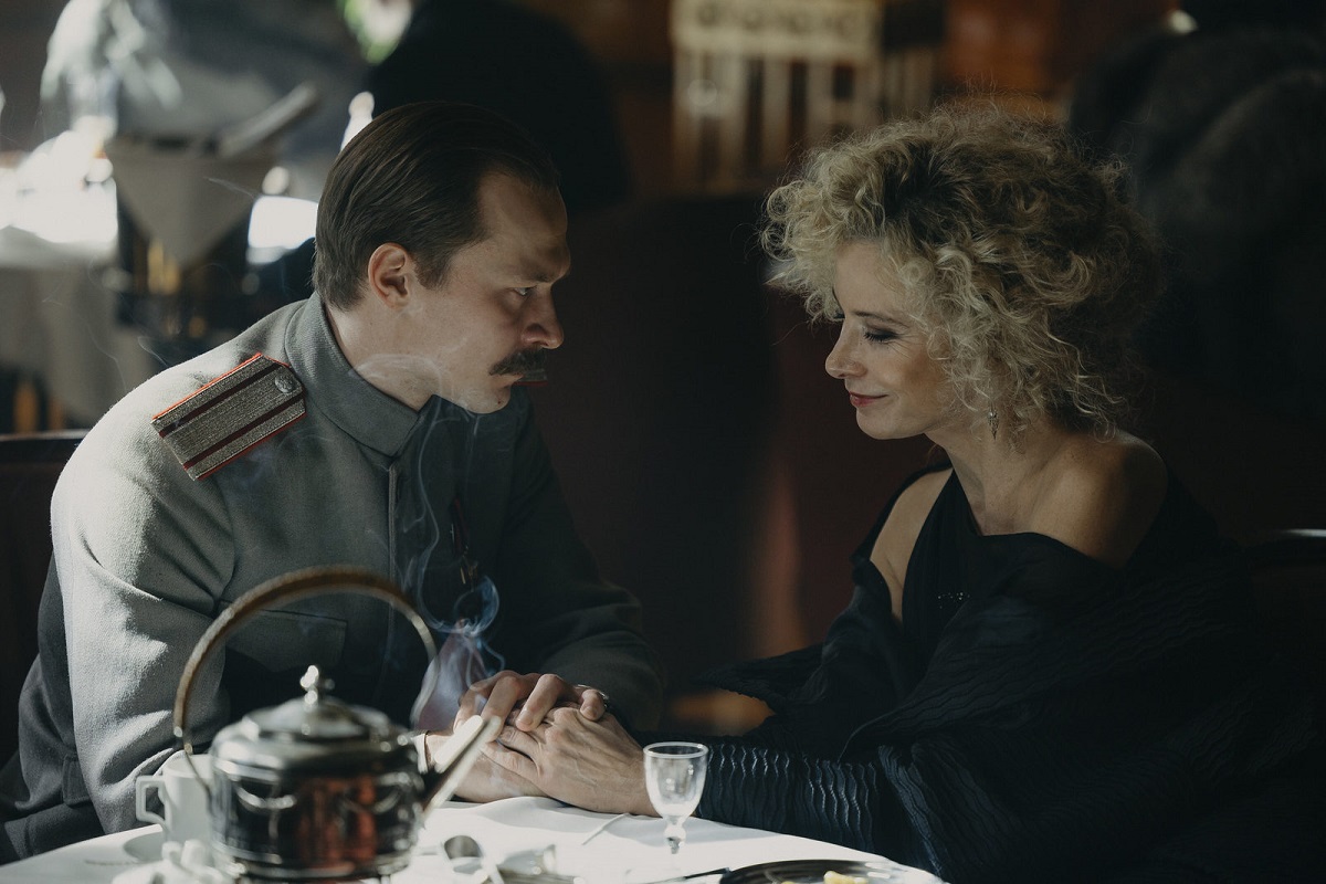 Сериал «Хроники русской революции» Андрея Кончаловского выйдет в эфир в октябре