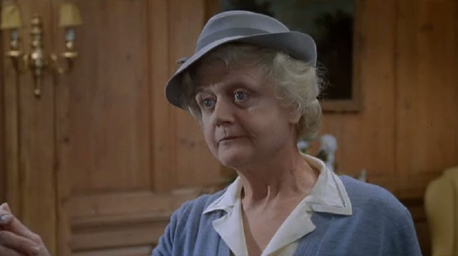 Анджела Лэнсбери сыграла эксцентричную старушку-сыщицу