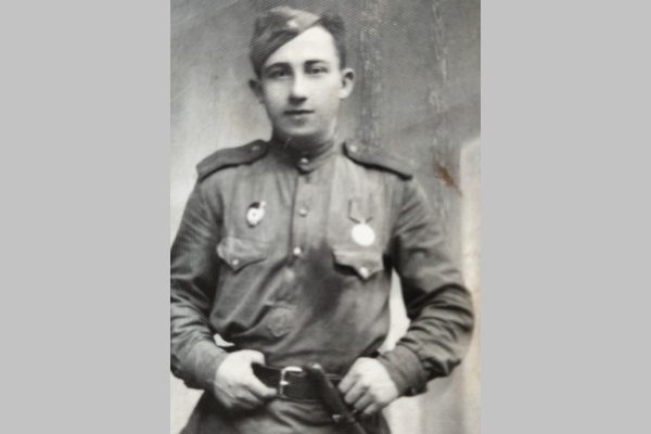 Жительница Дальнего Константинова рассказала об отце в проекте «Семейный альбом»