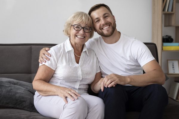 Мамкины сынки: почему в России выросло целое поколение несамостоятельных мужчин