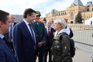 Глеб Никитин поблагодарил Илону Броневицкую за внимание к безнадзорным животным