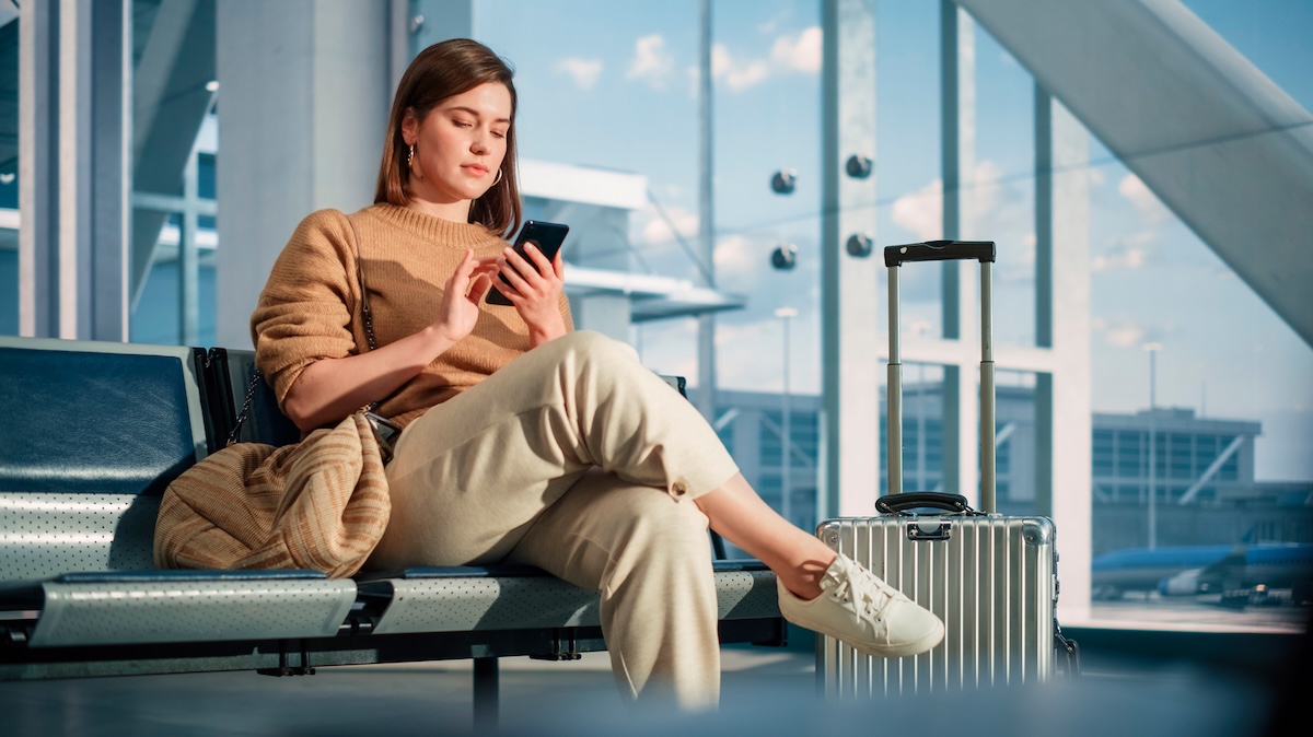 Клиенты Т2 могут открыть карты VISA и Mastercard банков СНГ в приложении