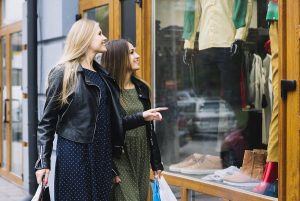 Музыка, запахи и распродажи: на какие уловки идут маркетологи, чтобы заставить покупателей тратить больше