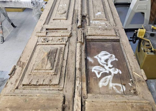 В Нижнем Новгороде мастера восстановили исторические двери по архивным фото