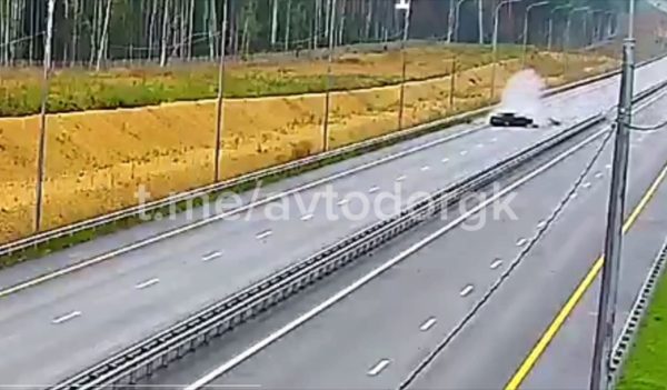 Водитель и пассажир вылетели через лобовое стекло на трассе М‑12