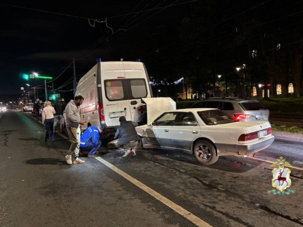 Семь автомобилей столкнулись на проспекте Гагарина