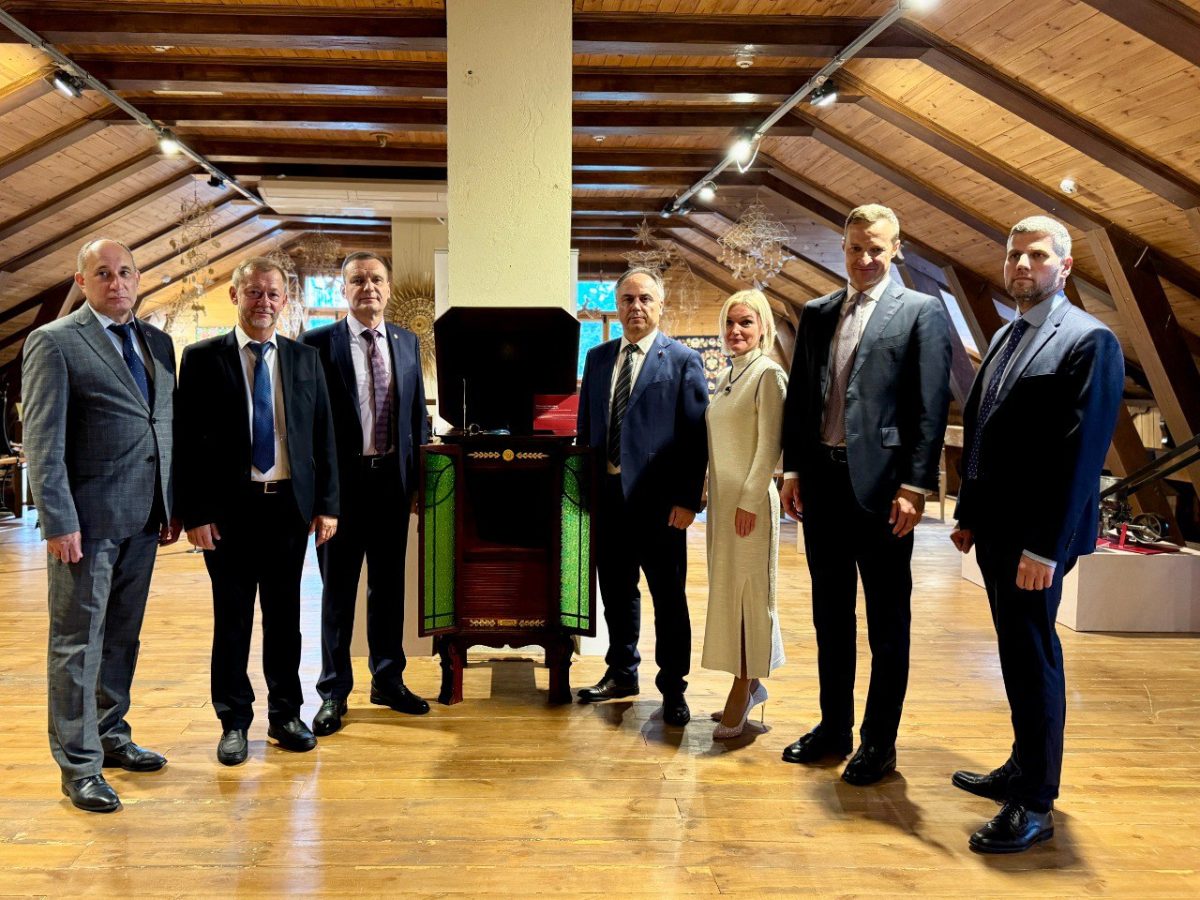 Нижегородский музей-заповедник открыл в Минске выставку о русской усадьбе