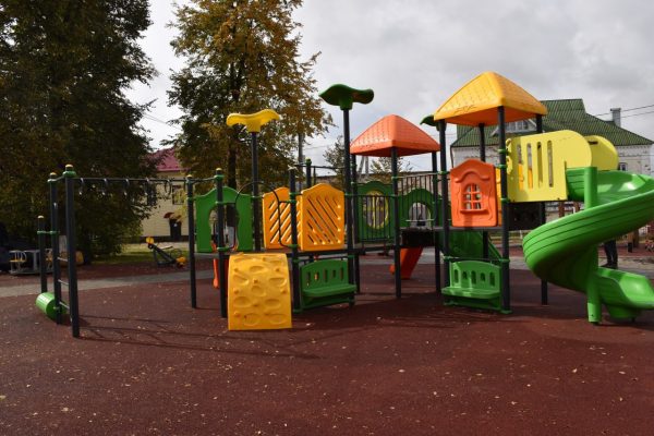 В Ардатове открыли современную детскую площадку в рамках проекта «Вам решать!»