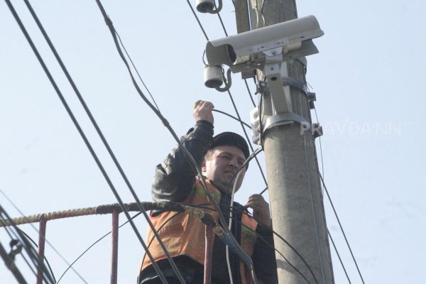 В Нижнем Новгороде заработали камеры, фиксирующие телефоны в руках водителей