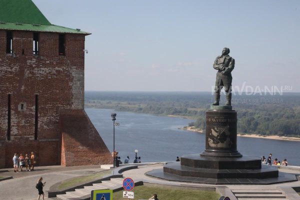 На нижегородском памятнике Чкалову снова разместят надпись «Сталинскому соколу»