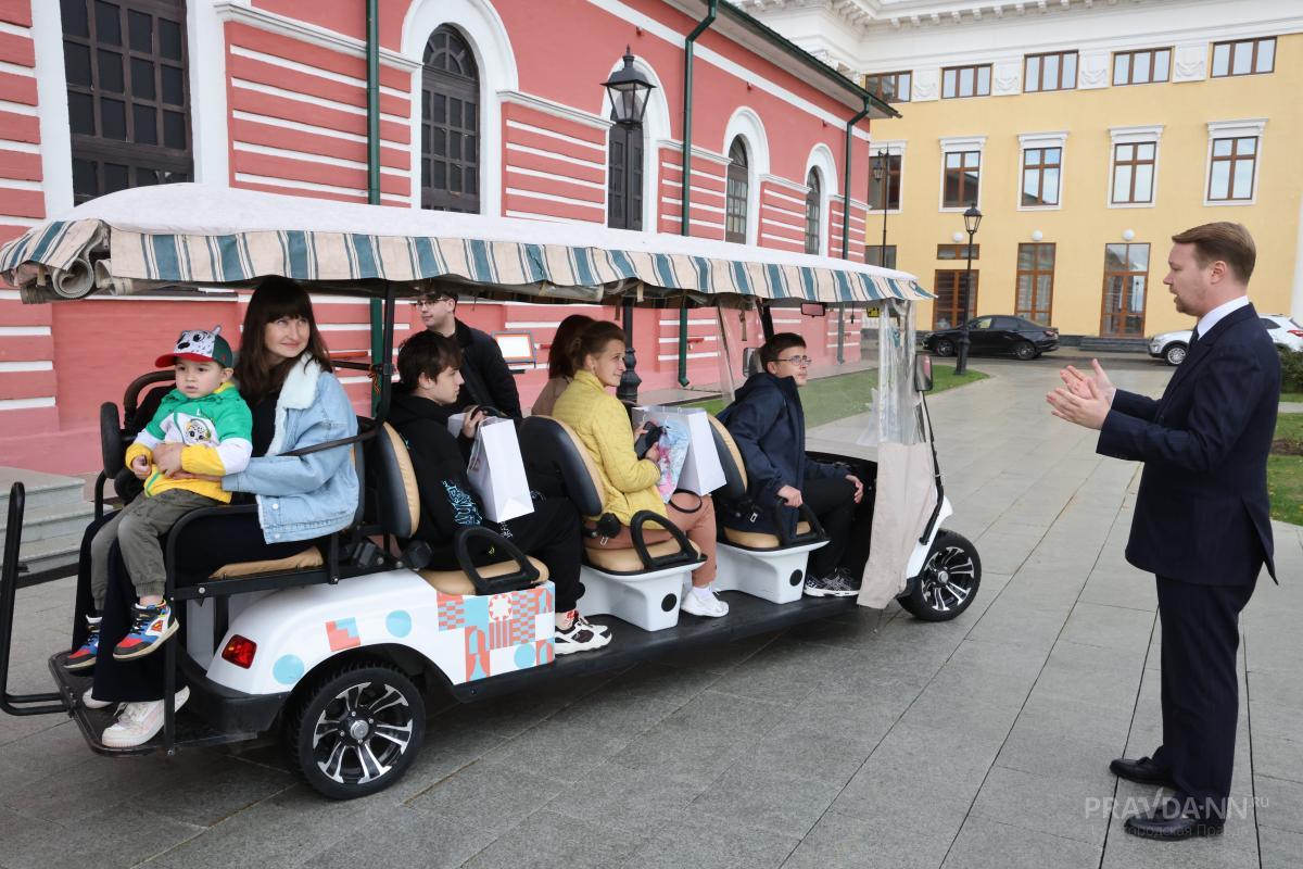 Награждение победителей туристического квеста от оленёнка НиНо и дятла Гора