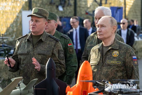 Опубликованы фото учений «Запад-2025» с Владимиром Путиным на полигоне Мулино