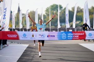 Саровчанин Сергей Шаров стал открытием бегового сезона в России