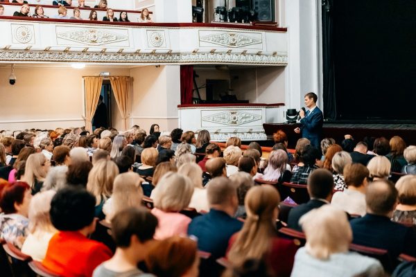Более 50 нижегородских педагогов наградили в рамках нацпроекта «Молодёжь и&nbsp;дети»