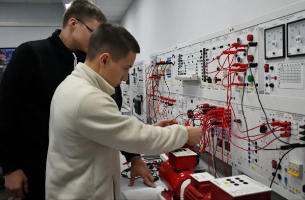 Почти 15 тысяч нижегородцев побывали в колледжах в Единый день открытых дверей