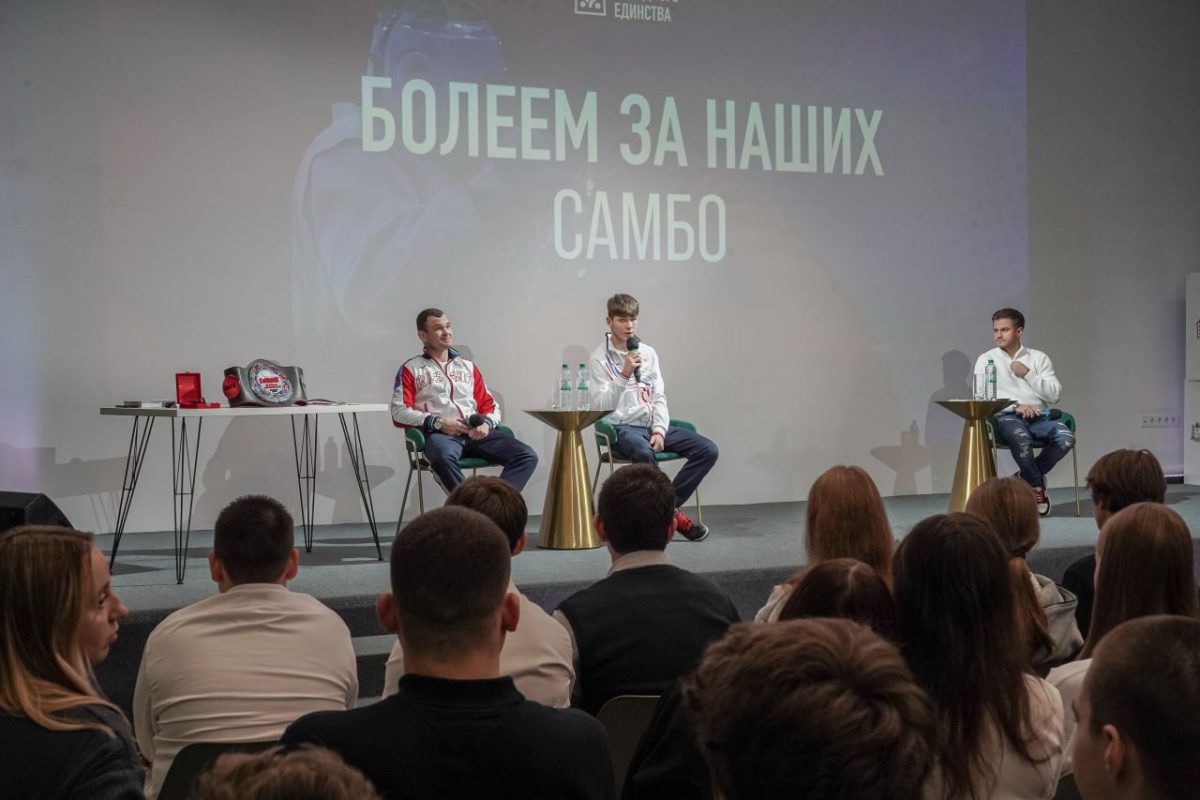 Чемпионы мира по самбо Нестеровы встретились с нижегородскими школьниками