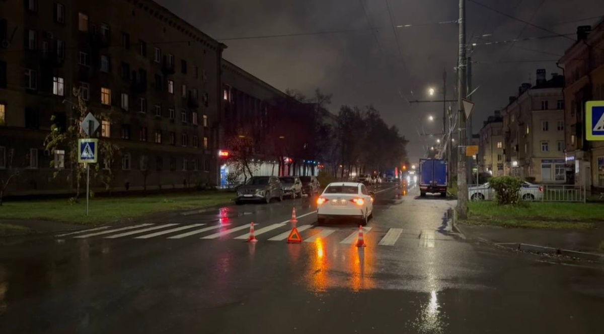 Водитель иномарки сбил 13-летнего мальчика на переходе на Автозаводе