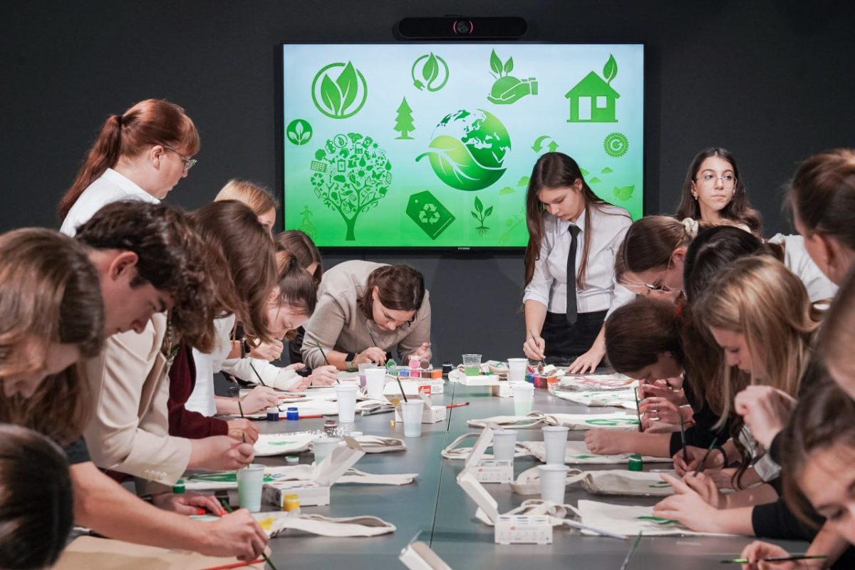 Более 250 нижегородских школьников начали обучение по программе «Проэко»