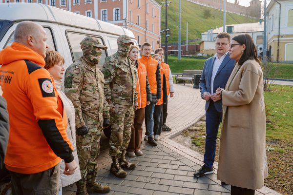 Нижегородские волонтеры передали микроавтобус для бойцов СВО