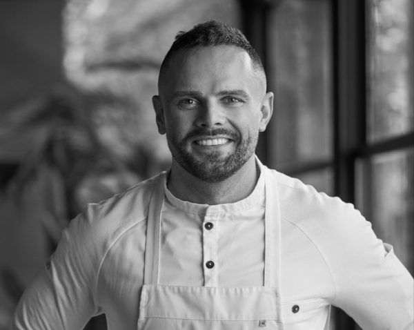 «Я думаю, шеф-повар — псих»: что известно о погибшем нижегородце Олеге Колисниченко