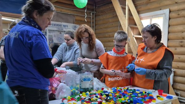 Волонтеры Эн+ Тепло Волга отправили на переработку 30 кг пластиковых крышек