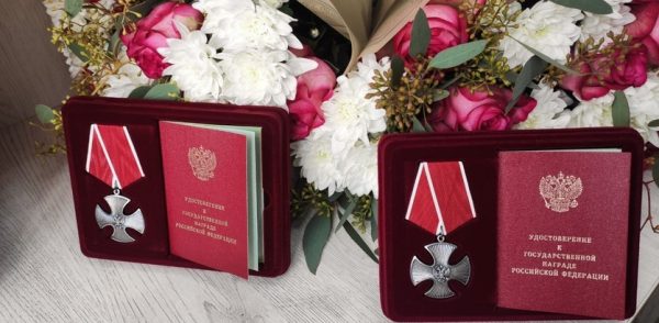 Родственникам двух погибших на СВО нижегородцев вручили Орден мужества