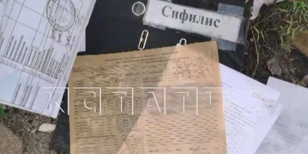 Паспортные данные, адреса и диагнозы: документы с личными данными нижегородцев выбросили на берег Оки