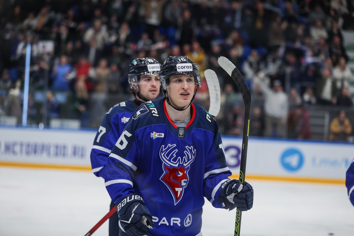 В День автомобилиста хоккейное «Торпедо» обыграло «Автомобилист»