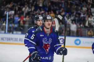 В День автомобилиста хоккейное «Торпедо» обыграло «Автомобилист»