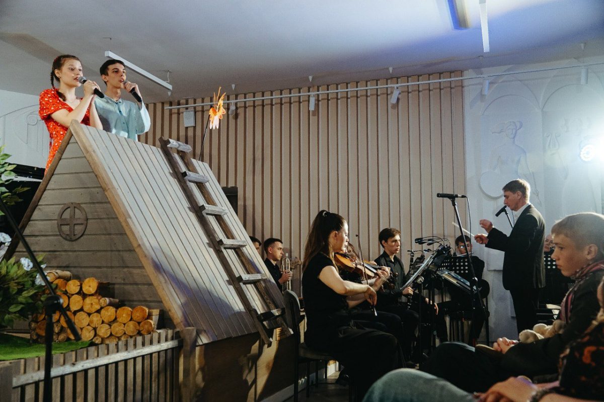 В Арзамасском колледже состоялась премьера спектакля «Простое человеческое»