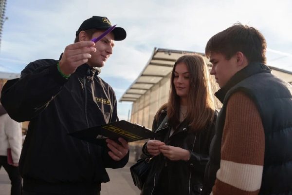 Письмецо в конверте: почему молодёжь предпочитает бумажные открытки электронным
