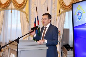 Юрий Шалабаев поздравил молодых следователей с присягой