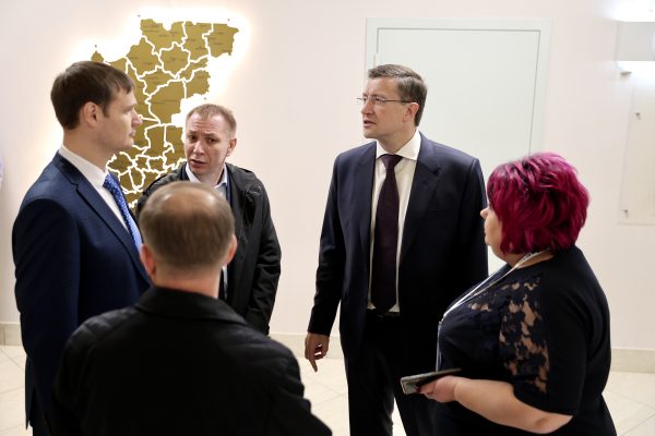 Глеб Никитин оценил школы и детсады в Вачском округе
