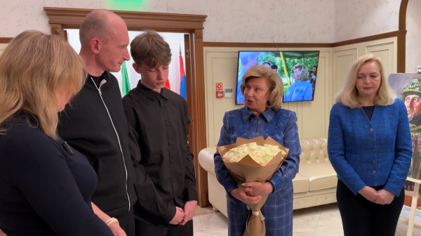 Опубликовано видео возвращения нижегородца из украинского плена