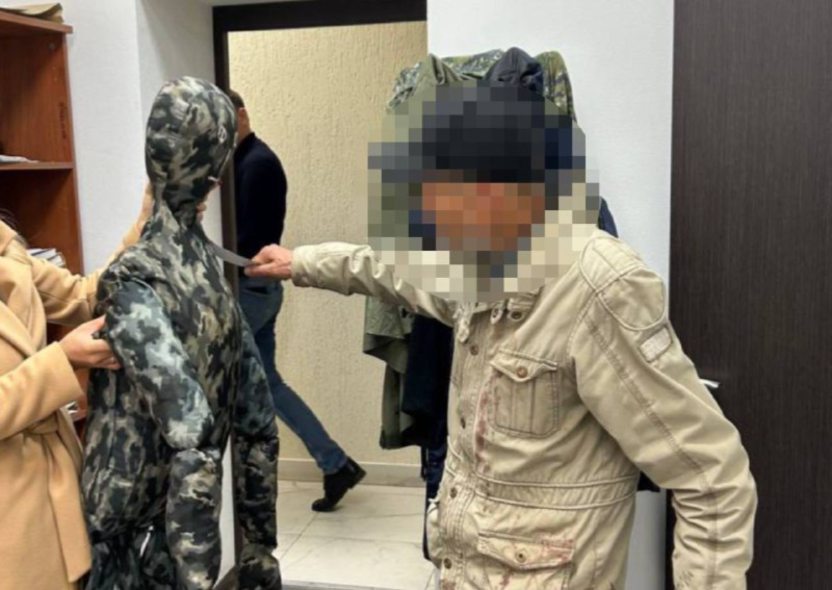 Ранее судимый житель Нижнего Новгорода чуть не убил знакомого ножом