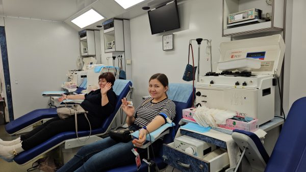 Энергетики сдали кровь в помощь нуждающимся детям и взрослым