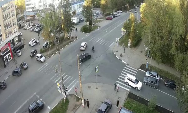 Скончался скутерист, попавший под колеса автомобиля в Арзамасе