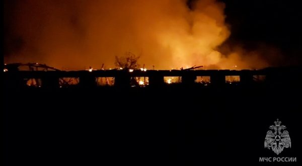 Заброшенное здание фермы загорелось в Лукояновском округе